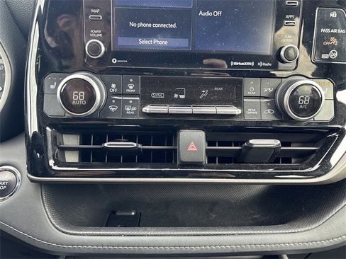 Used 2022 Toyota Highlander XLE image 37