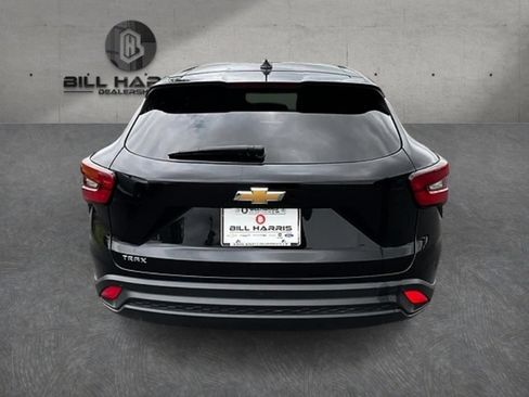 Used 2025 Chevrolet Trax LS w/ Driver Confidence Package FWD image 7