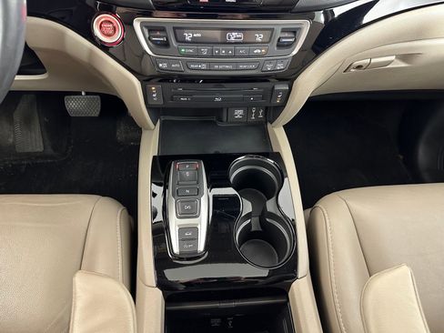 Used 2017 Honda Pilot Touring image 17
