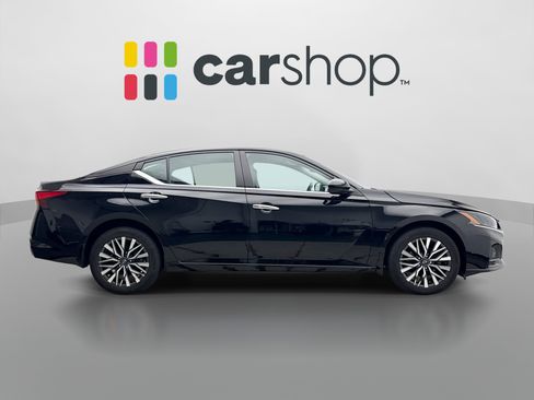 Used 2023 Nissan Altima 2.5 SV AWD/4WD image 6