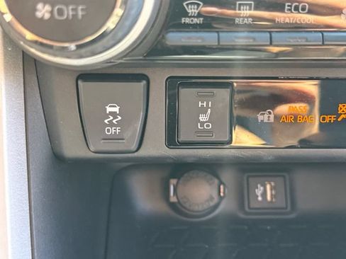 Used 2024 Toyota RAV4 XLE w/ Convenience Package AWD/4WD image 29