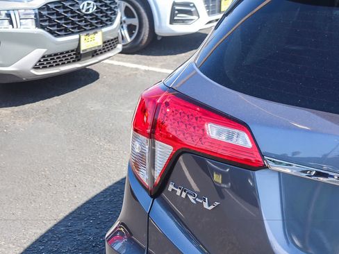Used 2019 Honda HR-V EX image 8