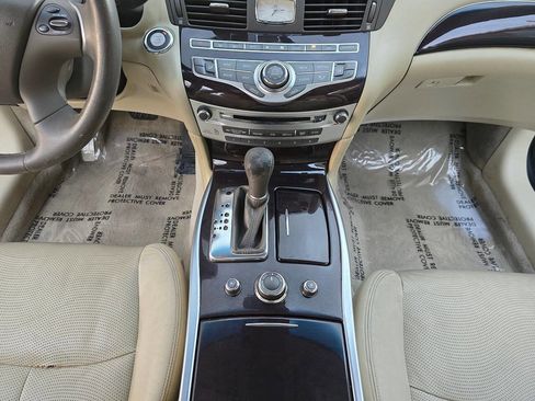 Used 2012 INFINITI M37 w/ Premium Pkg image 32