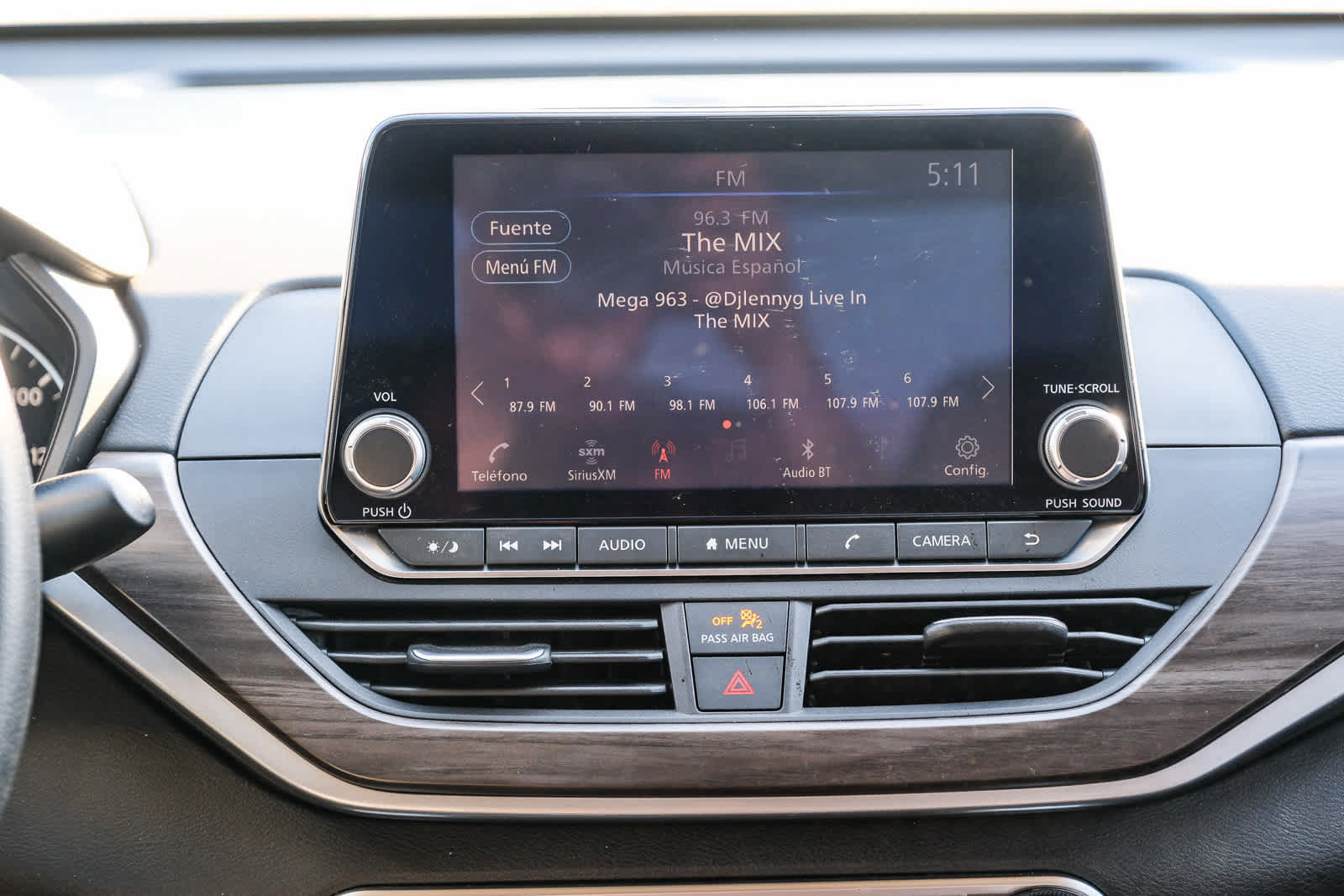 Used 2024 Nissan Altima 2.5 SV FWD image 16