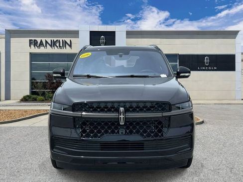 New 2025 Lincoln Navigator Reserve w/ Jet Appearance Package AWD/4WD image 2