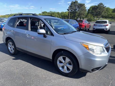Used 2014 Subaru Forester 2.5i Limited AWD/4WD image 3