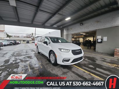 Certified 2024 Chrysler Pacifica Touring-L