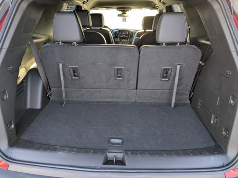 Used 2023 Chevrolet Traverse LT image 13