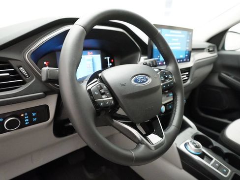 Used 2023 Ford Escape Active w/ Tech Pack #1 AWD/4WD image 8