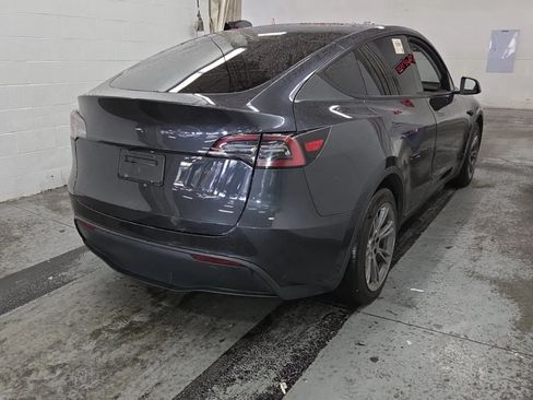 Used 2025 Tesla Model Y Long Range AWD/4WD image 6