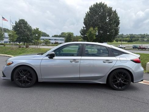 Used 2024 Honda Civic Sport image 2