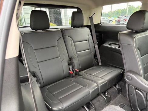 Used 2022 GMC Acadia Denali w/ Denali Ultimate Package AWD/4WD image 18