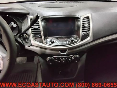 Used 2015 Chevrolet Caprice RWD image 12
