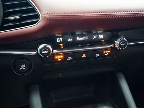 Used 2020 MAZDA MAZDA3 Hatchback w/ Premium Package image 36