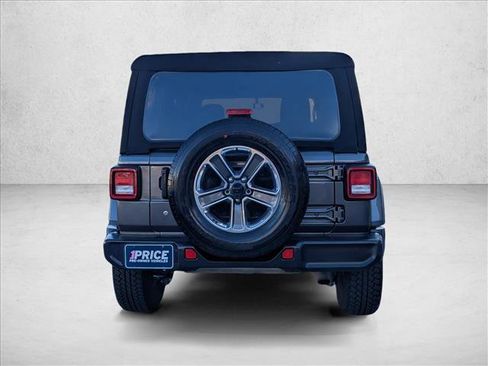 Used 2018 Jeep Wrangler Unlimited Sahara image 6