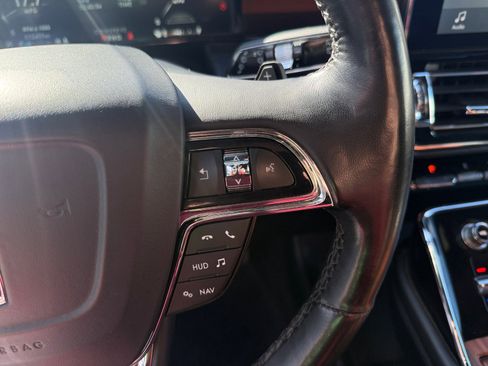 Used 2019 Lincoln Navigator Reserve image 18