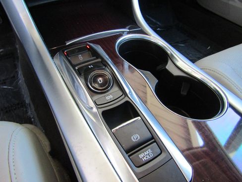 Used 2016 Acura TLX w/ Technology Package FWD image 20