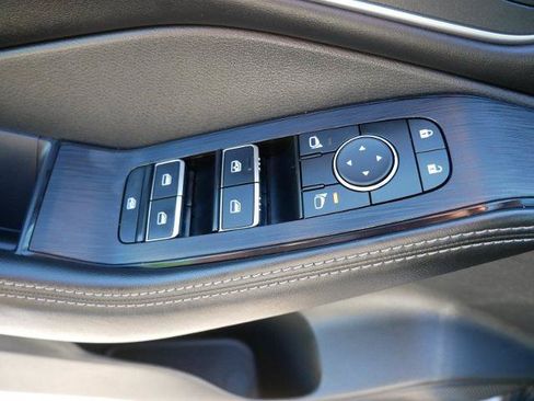 Certified 2023 Nissan Rogue Platinum w/ Platinum Premium Package AWD/4WD image 16