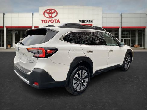 Used 2025 Subaru Outback Touring image 5