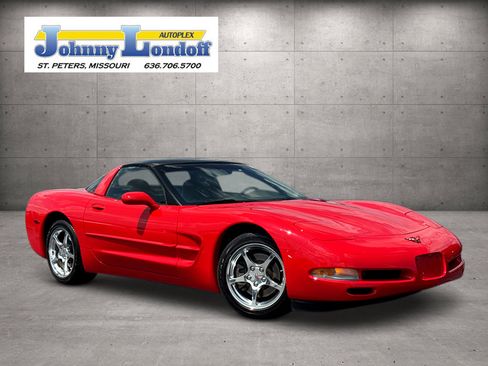 Used 2002 Chevrolet Corvette Coupe w/ Preferred Equipment Group2 RWD image 1