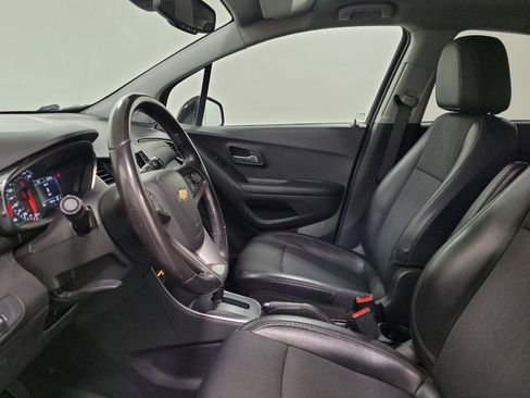 Used 2022 Chevrolet Trax LT w/ Driver Confidence Package AWD/4WD image 17