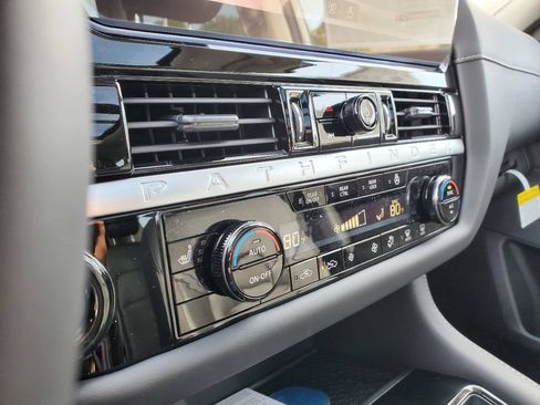 New 2026 Nissan Pathfinder SL w/ SL Premium Package AWD/4WD image 27