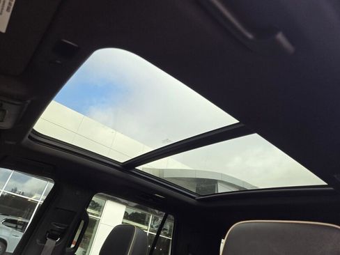 Used 2024 Chevrolet Tahoe Premier image 23