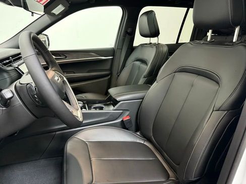 New 2025 Jeep Grand Cherokee Limited image 14