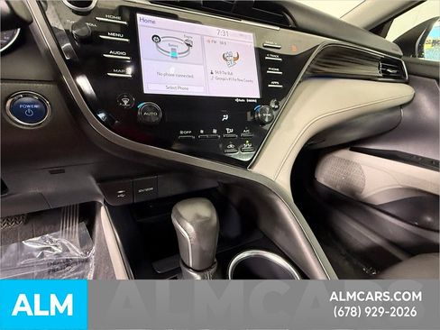Used 2019 Toyota Camry XLE image 23