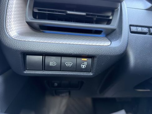 Used 2024 Toyota Prius Limited image 28