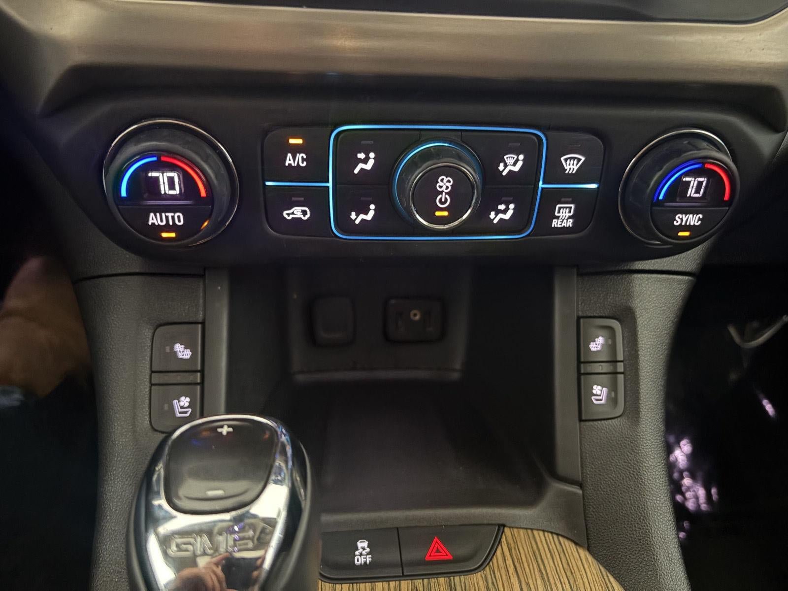Used 2017 GMC Acadia Denali w/ Technology Package AWD/4WD image 18