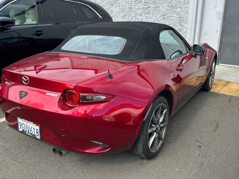 Used 2023 MAZDA MX-5 Miata Grand Touring image 2