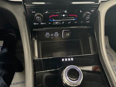 Certified 2023 Jeep Grand Cherokee Laredo w/ Luxury Tech Group I AWD/4WD image 50
