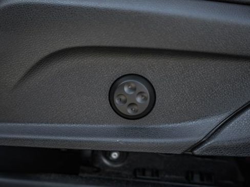 Used 2022 Mercedes-Benz GLC 300 4MATIC w/ Premium Package Lite image 33