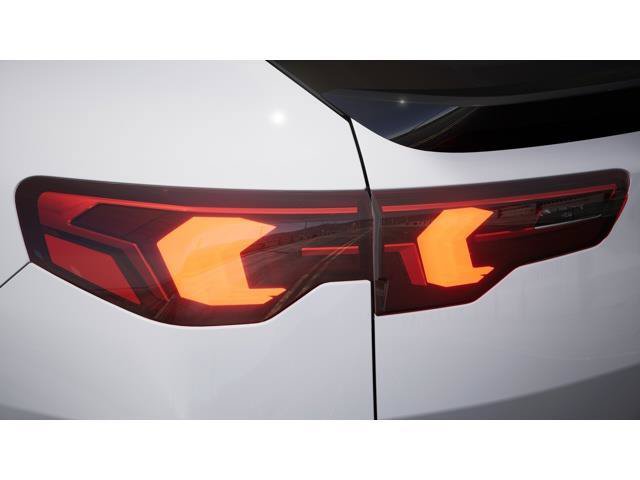 Used 2026 BMW X2 xDrive28i w/ Technology Package AWD/4WD image 8
