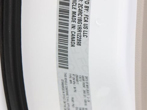 Used 2024 Chrysler Pacifica Touring-L FWD image 33
