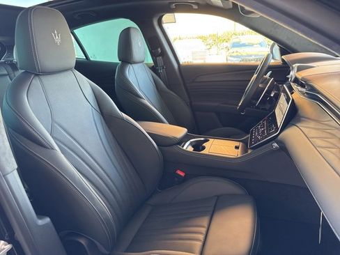 New 2025 Maserati Grecale Modena image 17