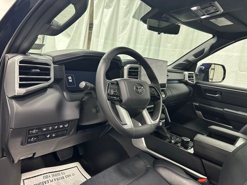 Used 2025 Toyota Tundra Platinum AWD/4WD image 15