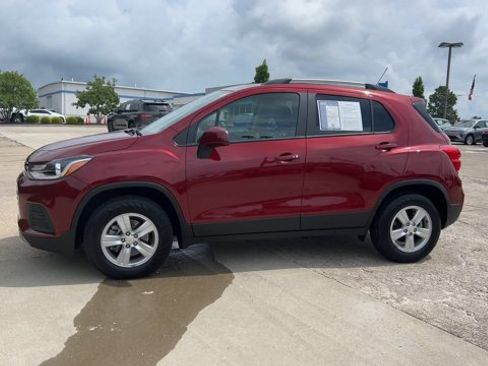 Used 2022 Chevrolet Trax LT w/ Driver Confidence Package AWD/4WD image 5