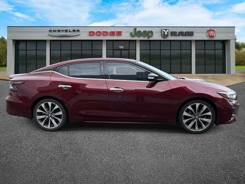 Used 2019 Nissan Maxima Platinum w/ Illumination Package FWD image 2