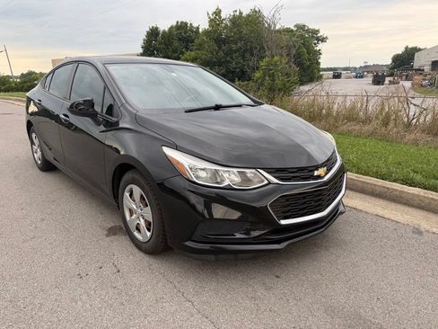Used 2017 Chevrolet Cruze LS FWD image 2