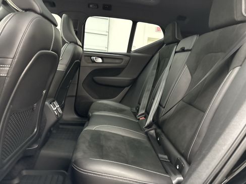 Used 2019 Volvo XC40 T5 R-Design AWD/4WD image 27