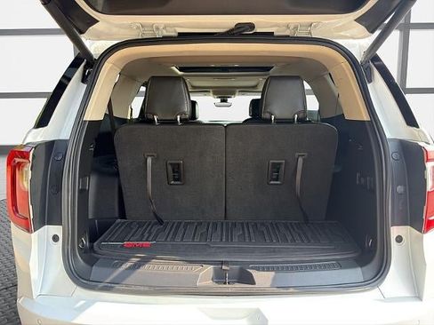 Used 2020 GMC Acadia Denali w/ Denali Ultimate Package AWD/4WD image 12