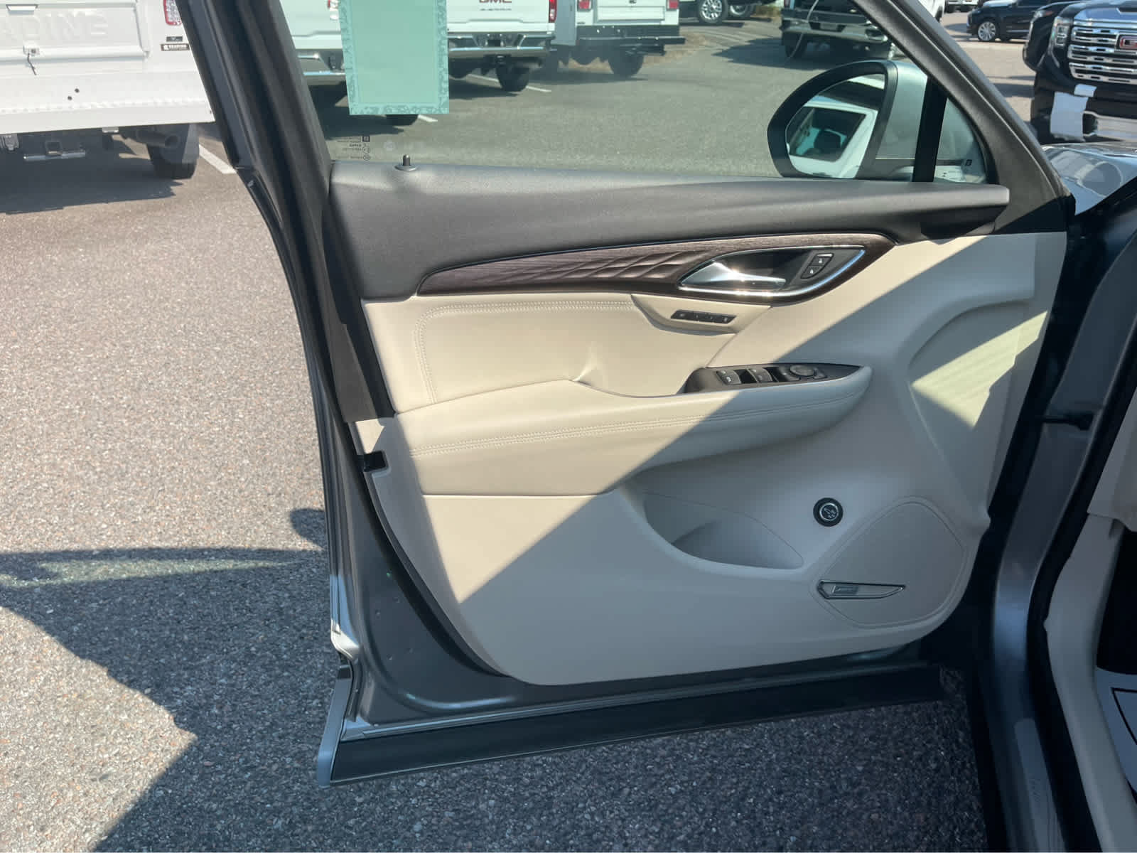 Used 2023 Buick Envision Avenir AWD/4WD image 10