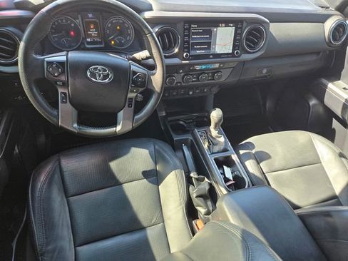 Used 2021 Toyota Tacoma TRD Off-Road w/ TRD Premium Off Road Package AWD/4WD image 12
