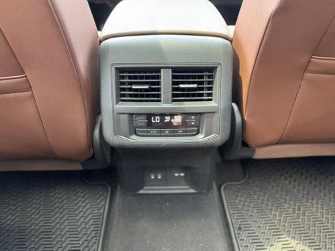 Used 2023 Volkswagen Atlas SE w/ Panoramic Sunroof Package AWD/4WD image 31