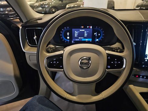 Certified 2023 Volvo XC60 B6 Ultimate w/ Protection Package Premier image 21