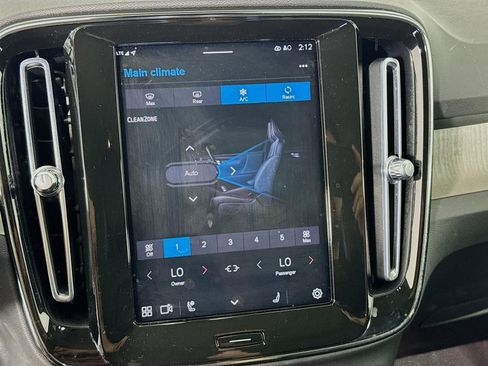 Used 2023 Volvo XC40 B4 Plus w/ Driver Assist Package image 19