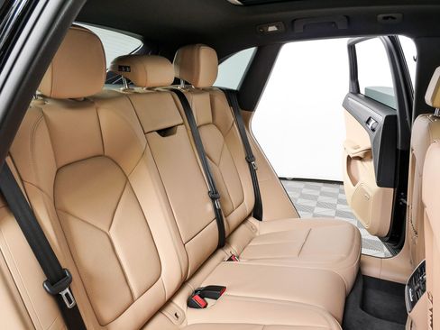 New 2026 Porsche Macan AWD/4WD image 23