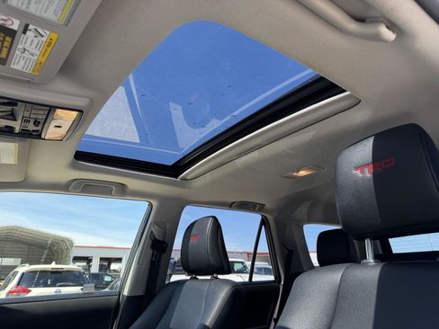 Used 2021 Toyota 4Runner Venture w/ Moonroof Package AWD/4WD image 13